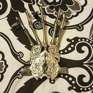 Skeleton hand bracelet
